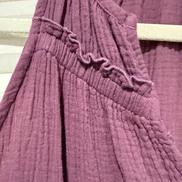 Self Contrast Sleeveless Dress - Picture 2 of 7